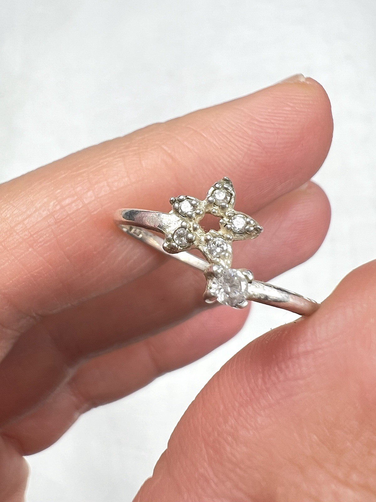 925 Sterling Silver Delicate Tiny Flower Ring Siz… - image 7