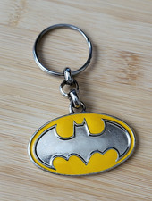 Vtg TM 1998 DC Comics Yellow Enamel Silver Batman Symbol Signal Keychain Keyring