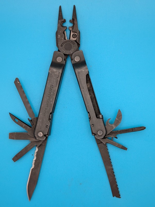 Leatherman Super Tool 300 Multi-tool Pliers! DAMAGED! NO RESERVE!