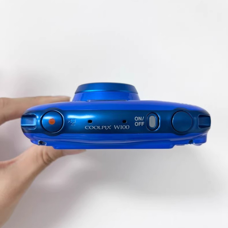 Nikon Coolpix W100 Digital Camera 13.2 MP 3x Optical Zoom with