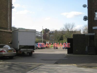 FOTOEINTRITT ZUM SURREY SQUARE PARK VON DER KINGLAKE STREET WALWORTH DIESER KLEINE PARK