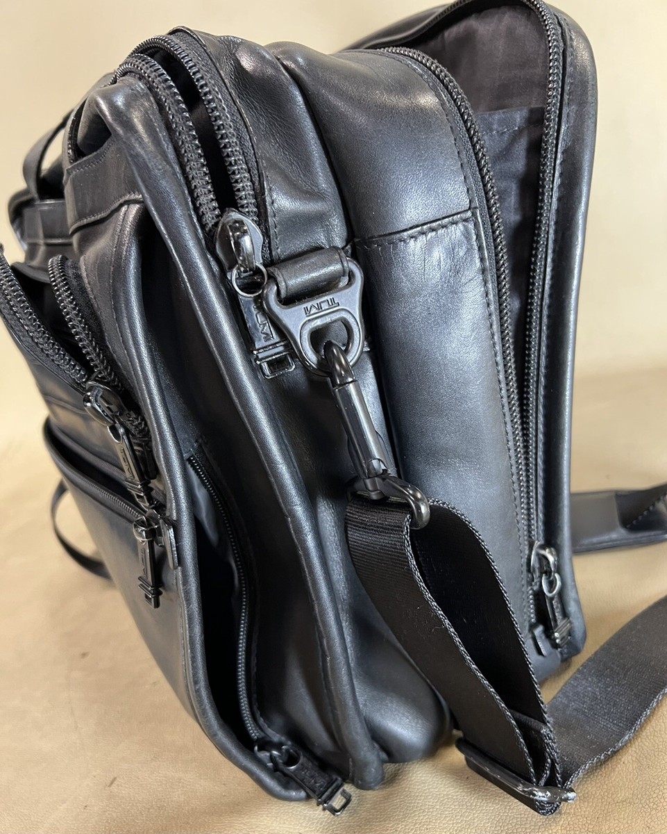 TUMI ビジネスバッグ　96130DH Preowned TUMI Alpha Essential 16” Black Leather Briefcase