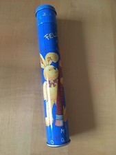 HASE FELIX Buntstifte Metall-Dose mit Anspitzer im Deckel Spiegelburg