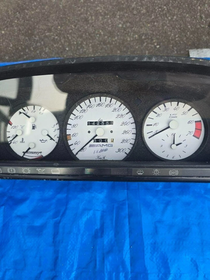Mercedes Benz W126 560SEL AMG Speedometer Cluster Gauge 300km/h - Image 3 of 3