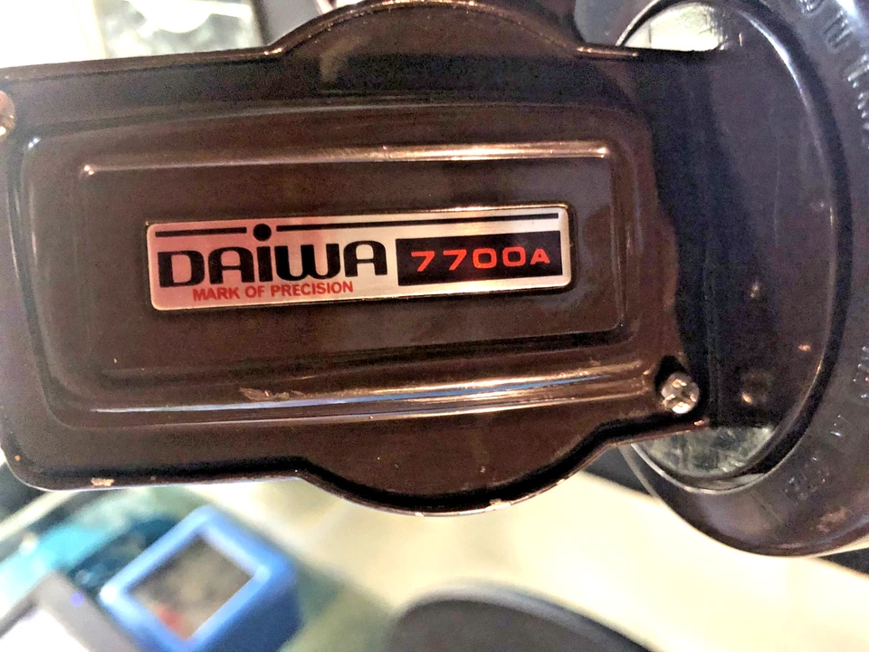 Vintage DAIWA 7700A OPEN FACE FISHING SPIN CASTING REEL Very Good Shape - Image 2 of 4