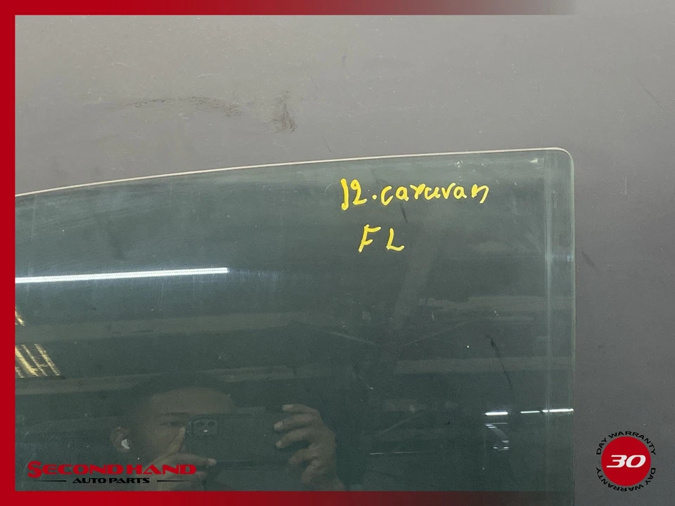 08-18 Dodge Grand Caravan Driver Side Left Front Door Window Glass - Image 4 of 4