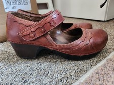 Super comfy dark red Dansko heeled shoes 7 UK