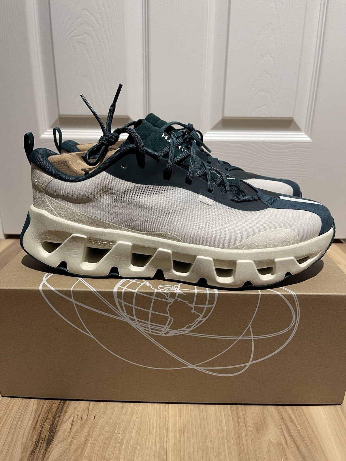 On Cloudswift K-Tech 1 Kith X On Tofu Sea Moss White Dark Green Sneaker