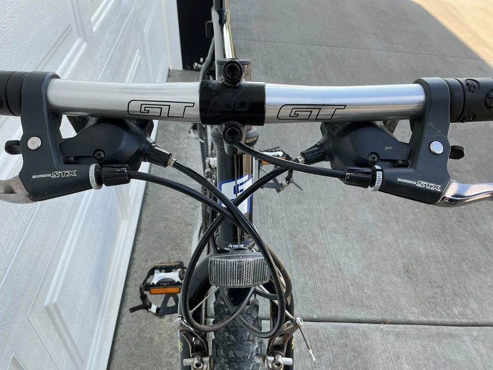 Bicicleta de Montaña GT Tequesta All Terra De Colección Negra Azul Completa Lista para Montar Foto 4 de 4