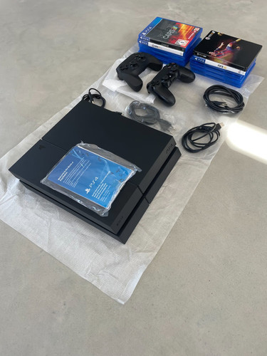 Top!! Sony PlayStation 4 / Black (CUH 1216A) / 2 Controller + Laufwerk + Spiele