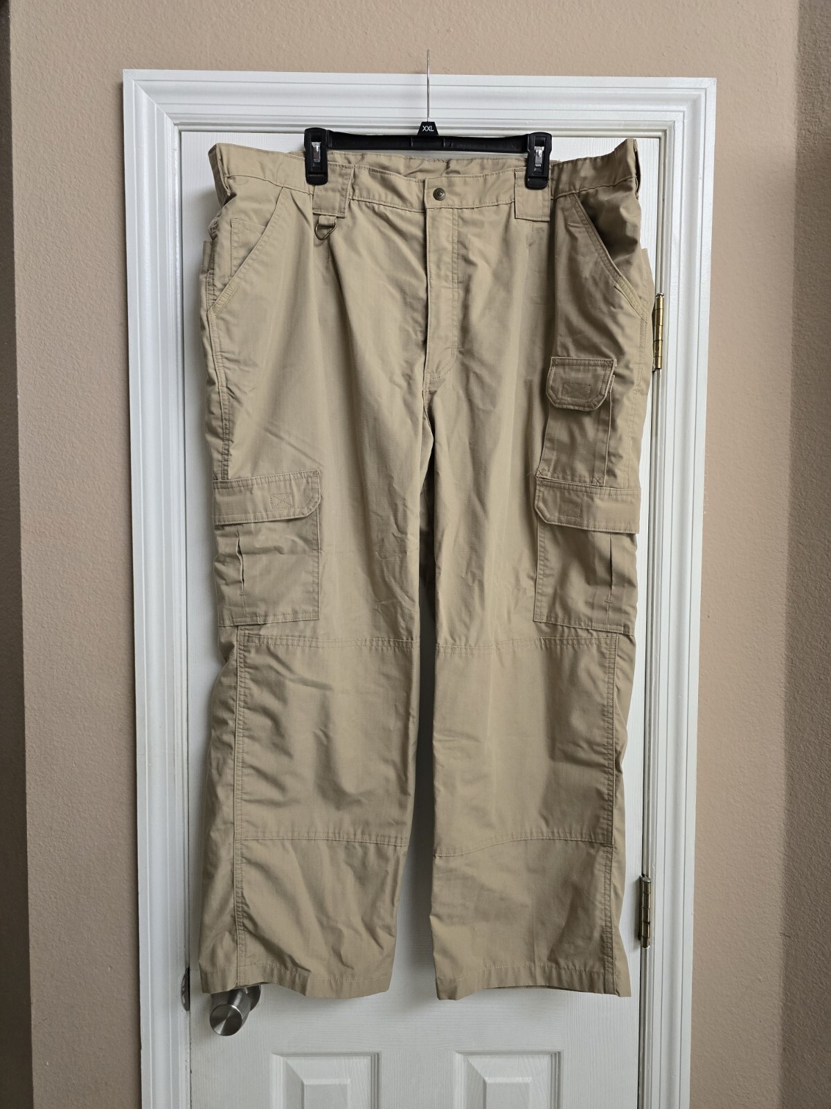 Women's Durable Tactical Cargo Pants with Multiple Pockets