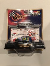 JEFF GORDON 24 WINNERS CIRCLE DUPONT DAYTONA 500 WINNER 2-14-1999 1/64 NEW 