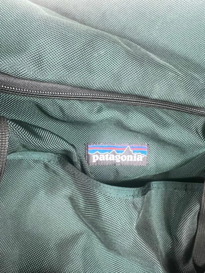 Vintage Patagonia Duffel Bag Dark Green Black Made in USA Travel Gym YKK Gear - Image 4 of 4