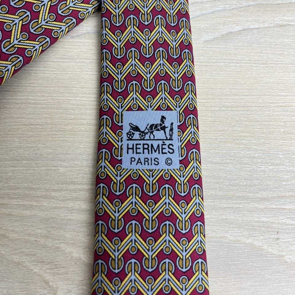 Corbata de Seda Hermes Geométrica Atómica MCM Estampado Patrón Rojo Amarillo 7356 Foto 2 de 4