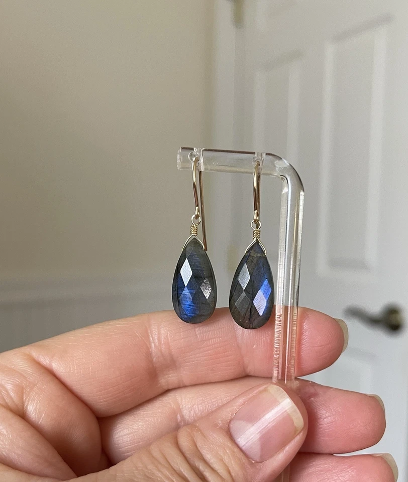 Labradorite Earrings Natural Briolette 14K Gold Filled Strong Blue Flash Foto 3 de 4
