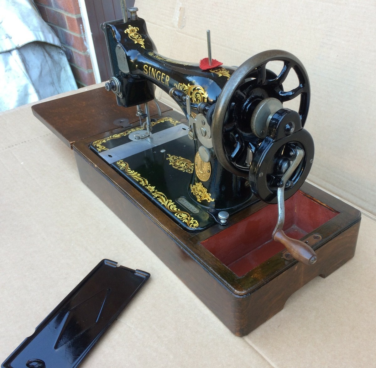 Antique Singer 128K Hand Crank Sewing Machine with Rococo decals