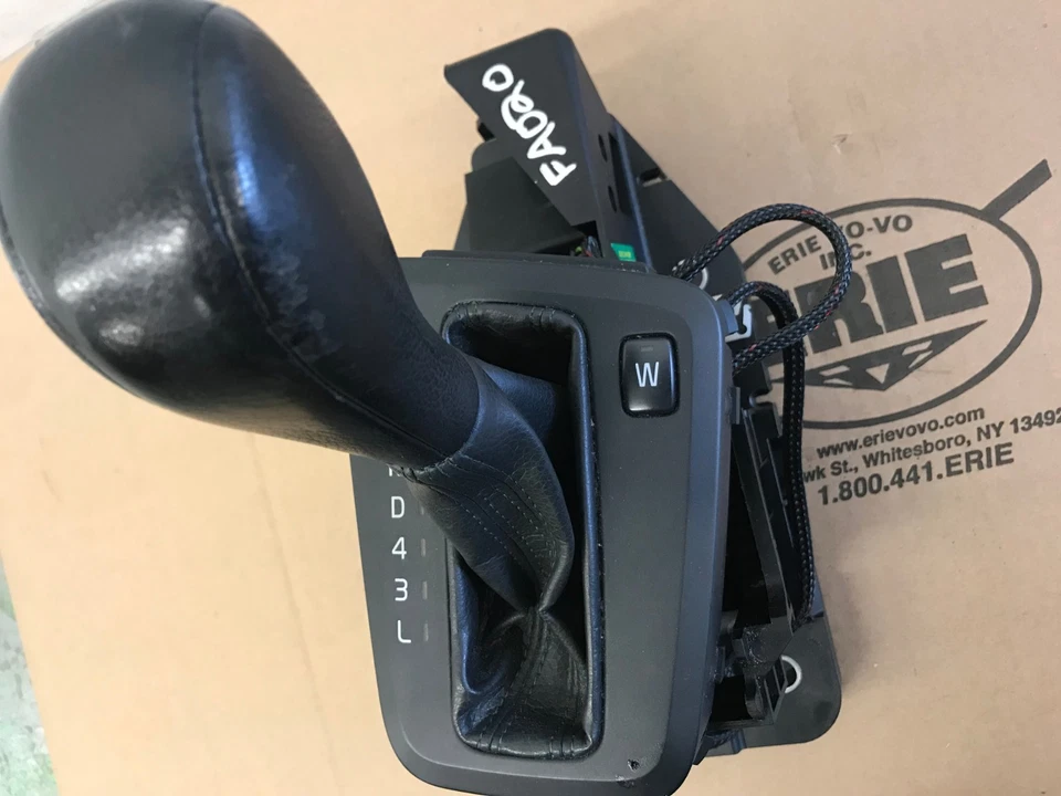 05-09 Volvo S60 V70 Automatic Floor Shifter 30759275 - Image 2 of 4