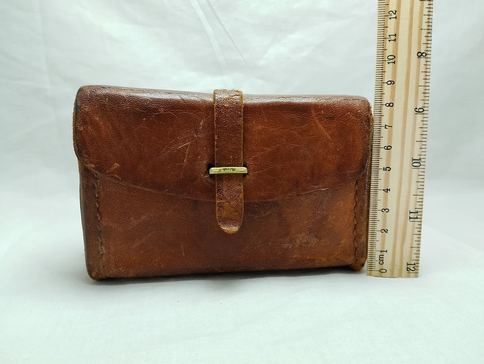 Antigua caja de aparejos de pesca de cuero artesanal, vintage, excelente estado Foto 4 de 4