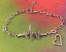 Pulsera con dije de enfermería ECG plateada RN enfermera cardíaca enfermeras regalo corazón vendedor de EE. UU.