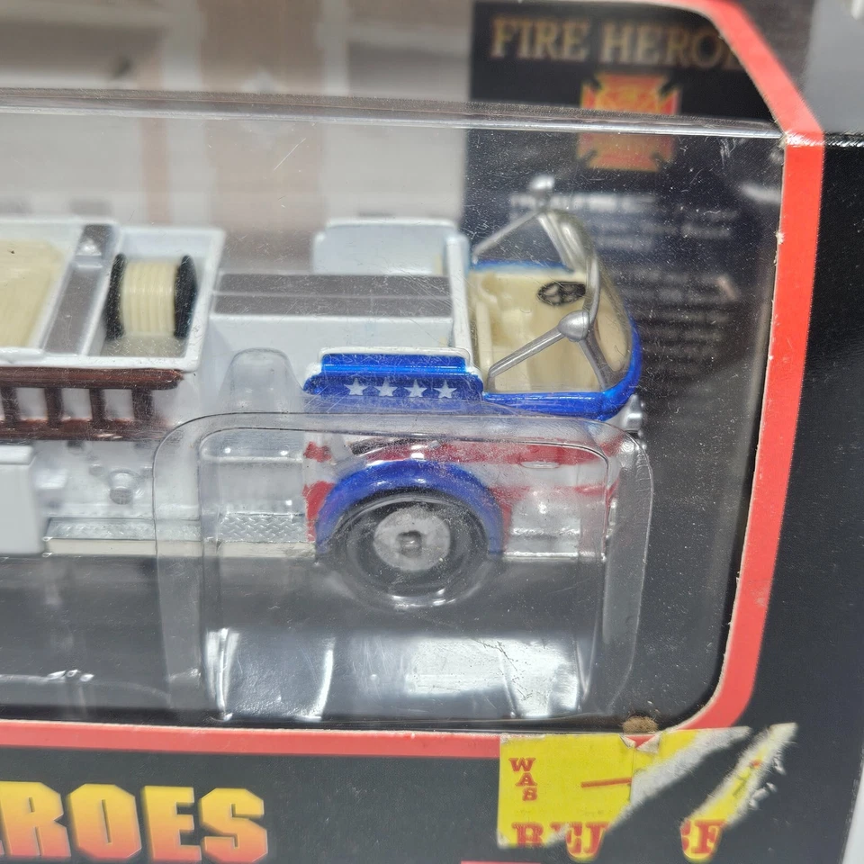 Camión de playa Corgi Fire Heroes ALF 900 estrellas y rayas Vero CS90063 fundido a presión en caja Foto 2 de 4