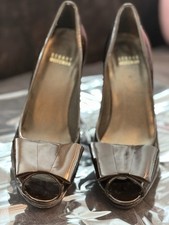 Stuart Weitzman Bowright Peep Toe Pumps Bow Brown Patent Leather Metallic 7 M