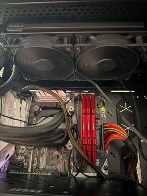 Intel Core i7-7700K / ASUS Prime Z270-A / Corsair H100i v2 (be quiet! Lüfter)