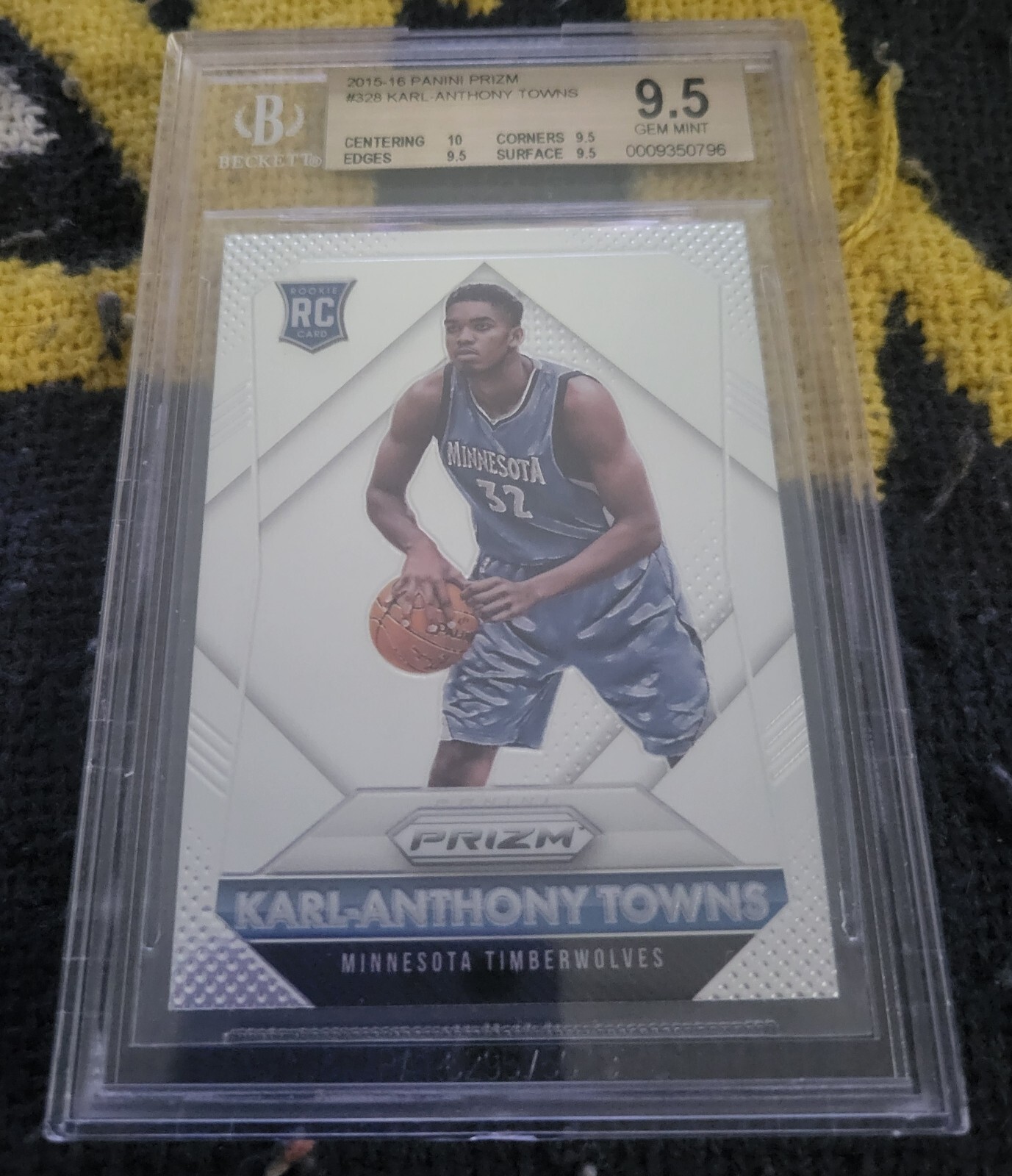 2015-16 Panini Prizm Karl-Anthony Towns RC BGS 9.5 True Gem Mint #328 Rookie