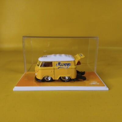 Hot Wheels VOLKSWAGEN KOOL KOMBI Custom Yellow-White MOONEYES REAL RIDERS +case