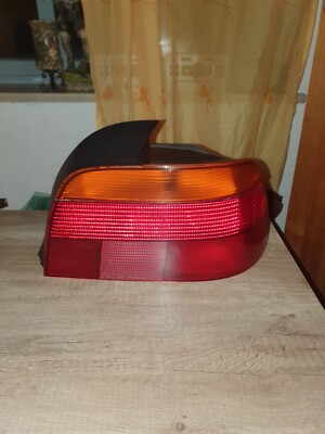 BMW E39 Limousine Original Hella Rückleuchte Rechts Beifahrerseite 8358032