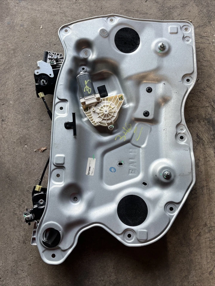 Nissan 370Z 2010 puerta delantera ventana regulador potencia lado derecho del conductor Foto 2 de 3