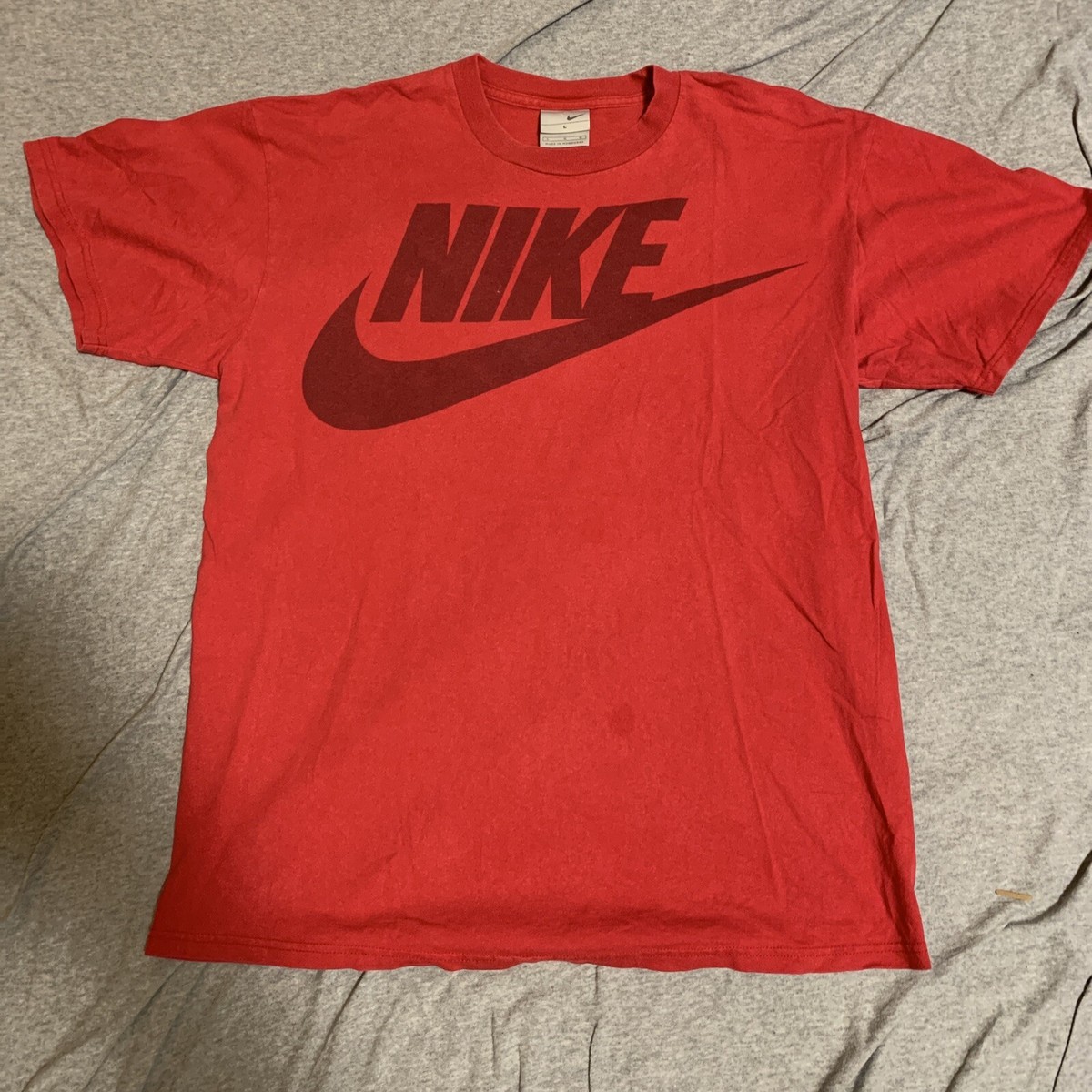 Vintage Nike Spell out logo Red T-Shirt 90s Size Large Gray Tag