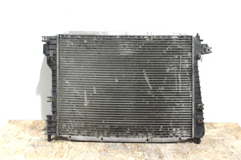 Radiador tipo S Jaguar M701326 2000-2002 3,0 L V6 OEM Foto 4 de 4