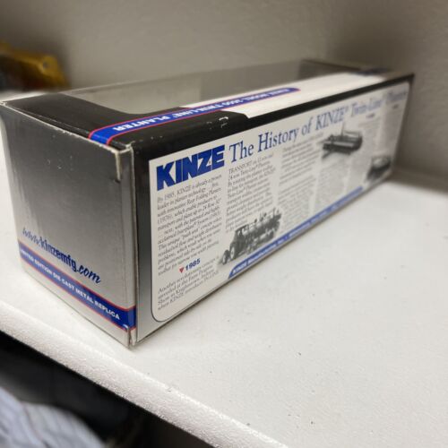 1/64 Kinze Model 3600 Twin Line 16 Row Planter, 1st Version - Picture 2 of 3