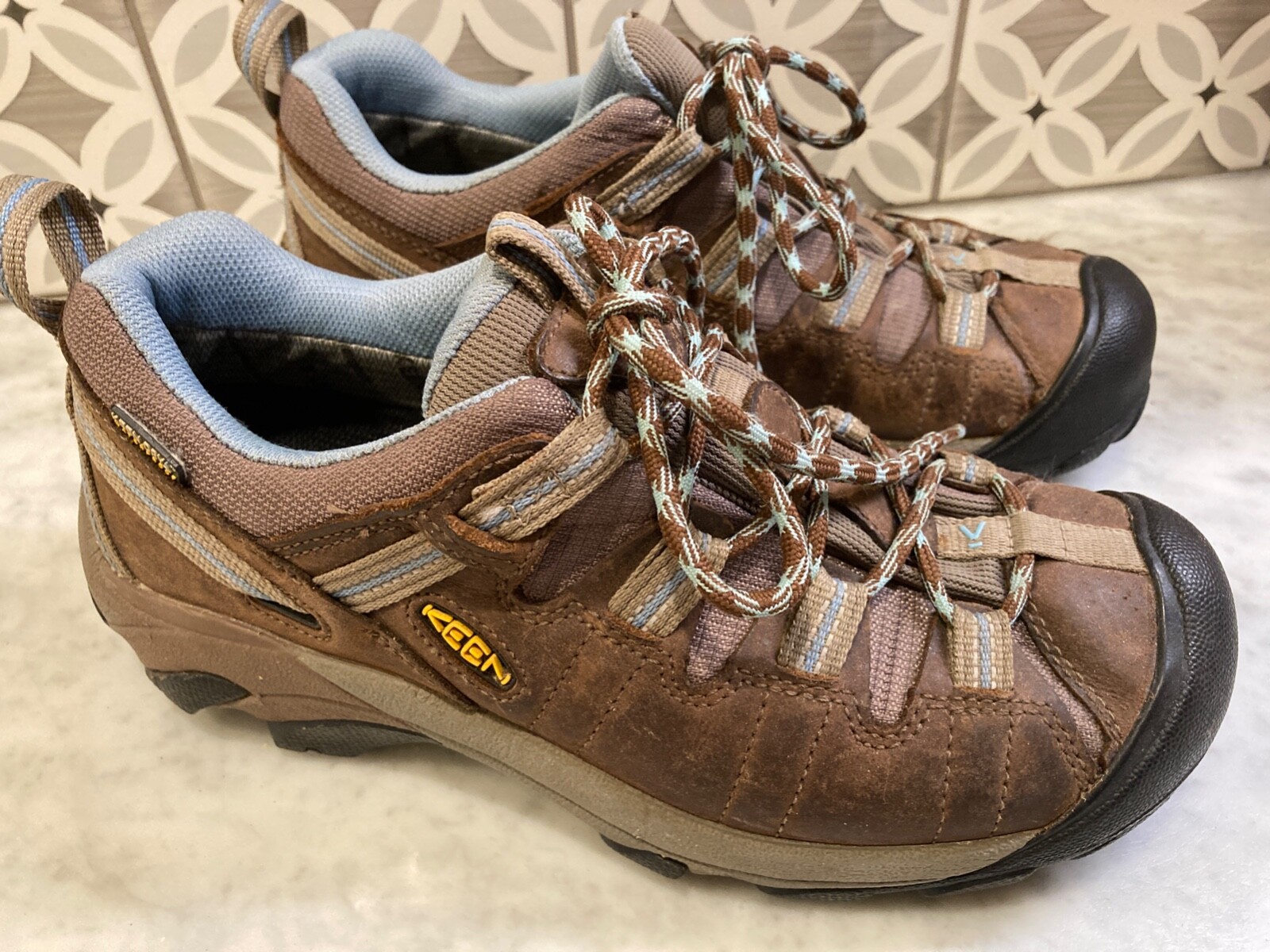 Scarpe da trekking Keen donna taglia 9 EU 39 5 in pelle impermeabili Vibram usate in ottime condizioni