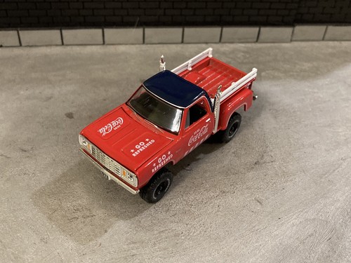 1978 Dodge Pickup Lifted 4x4 Truck 1/64 Diecast Custom Off Road M2 Coca Cola - Picture 2 of 14