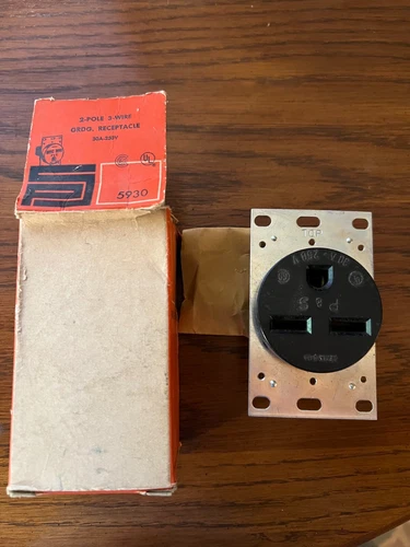 P&S PASS SEYMOUR Flush Receptacle 2 Pole 3 Wire 250V 30 Amp 5930