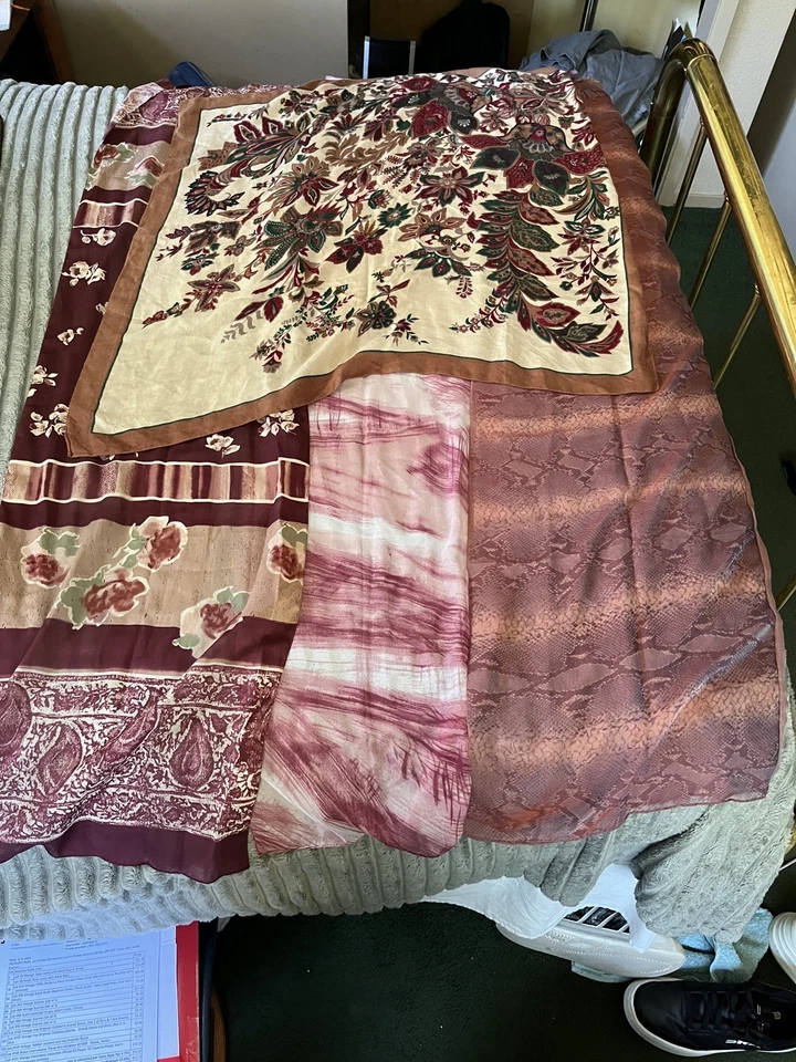 Лот из 4 винтажных шарфов — шарф-симфония с цветочным рисунком + ретро богемные шелковистые обертки - Изображение 2 из 4