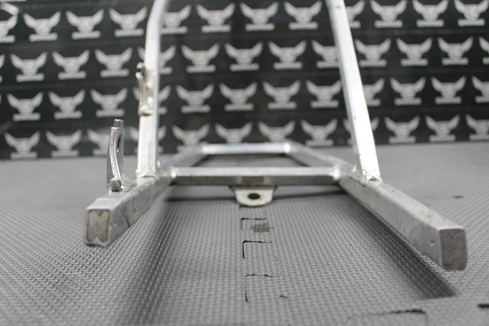 KTM 125SX 2004 OEM subchasis trasero subchasis riel de asiento 50303002244 Foto 4 de 4