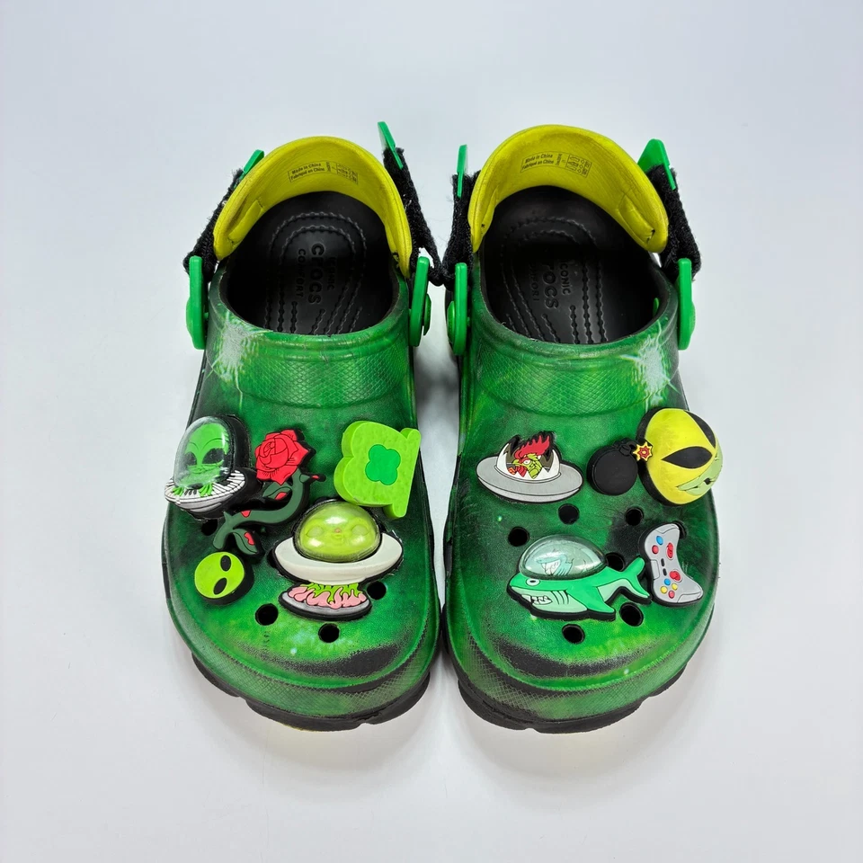 Zueco todo terreno Crocs Ron English Área 54 verde zapatos sin cordones 208140 juvenil talla 1 Foto 3 de 4