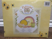 Pfaltzgraff The Secrets of Pistoulet Jana Kolpen Dinnerware Set 20 Piece VTG