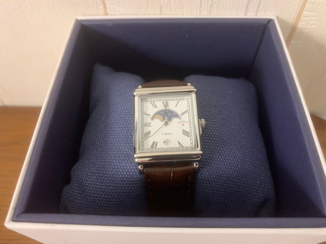Noah x Timex Moon Phase Watch Unused Men's or Women's image 2