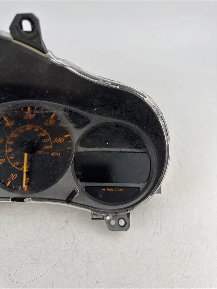 Toyota Celica GT 2000-2005 velocímetro velocímetro grupo 83800-2B070 77 k millas Foto 4 de 4