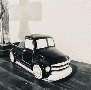 NEW Scentsy Retro Black Truck Wax Warmer Pick Up RETIRED 