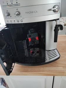 Kaffeevollautomat von DeLonghi. Magnifa. 1 JAHR Alt Nur Selbstabholer
