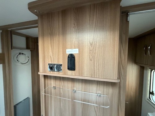 2019 Swift Elegance 560 - ALDE Heating & Island Bed - Picture 14 of 14