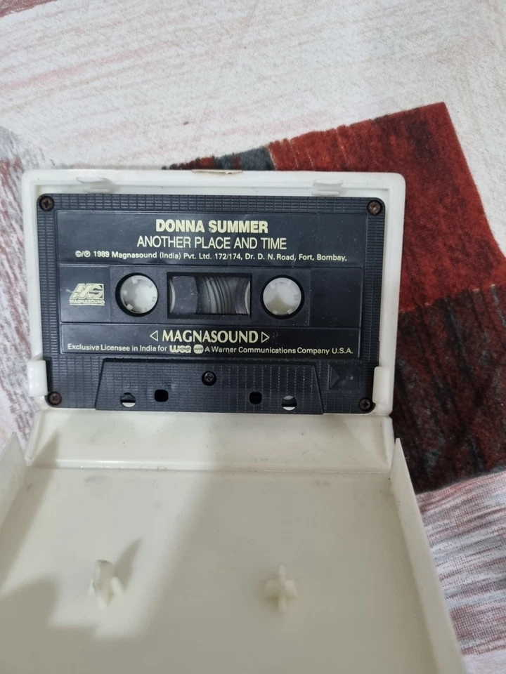 Donna Summer Another Place And Time INDIA Edition CLAMSHELL CASSETTE Foto 3 de 4
