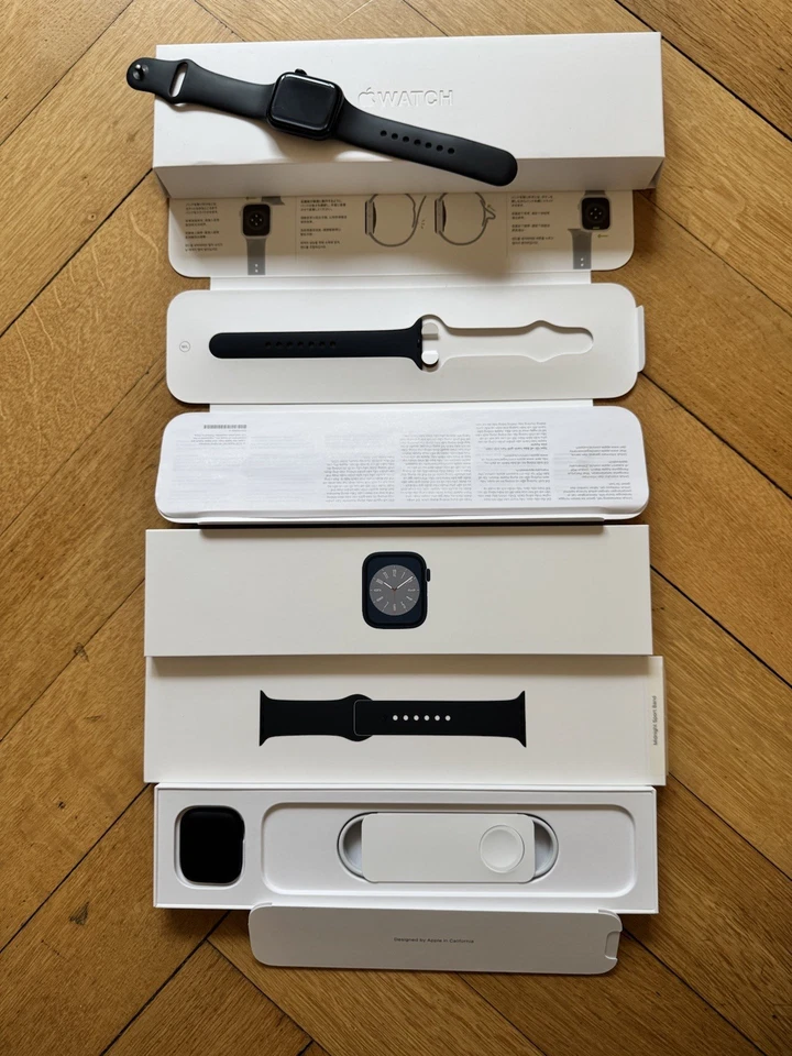 Apple Watch Series 8 41mm Mitternacht Aluminiumgehäuse mit Sportarmband 2 Größen - Bild 3 von 4