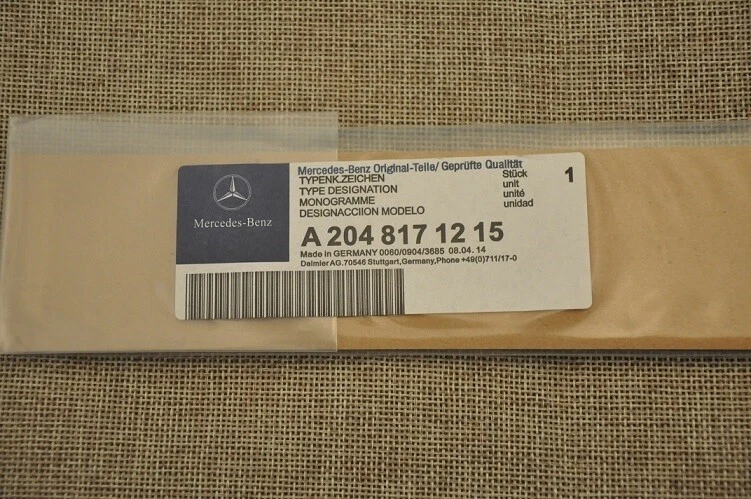 MERCEDES-BENZ A-CLASS GENUINE “AMG” REAR BOOT 3D SILVER BADGE / EMBLEM - Image 4 of 4