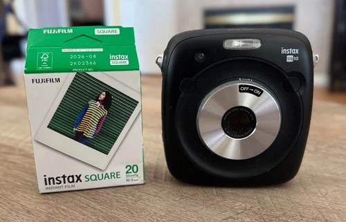 FujiFilm Instax SQUARE SQ10 Instant Film Camera W/Film