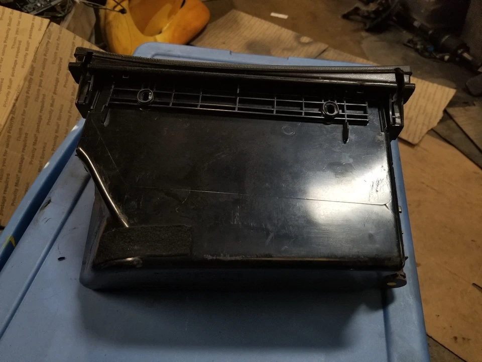 1999 00 01 2002 2003 2004 2005 2006 MERCEDES-BENZ W220 S430 S500 CAIXA DE LUVAS PRETA - Imagem 3 de 3